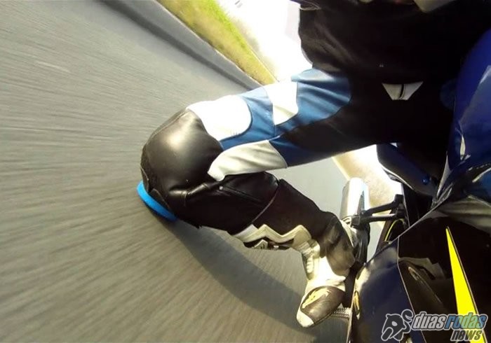 Raspar joelhos no asfalto com motos esportivas é realmente necessário?