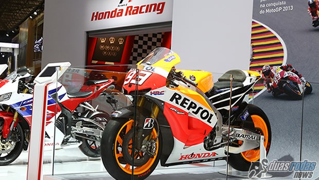 Moto do bicampeão Marc Márquez é atração da Honda no Salão do Automóvel