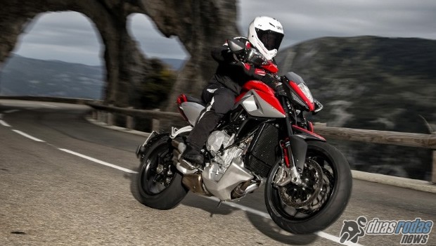 MV Agusta lança no mercado brasileiro a Rivale 800