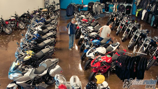 Produção e vendas de motos continuam em queda no mês de julho