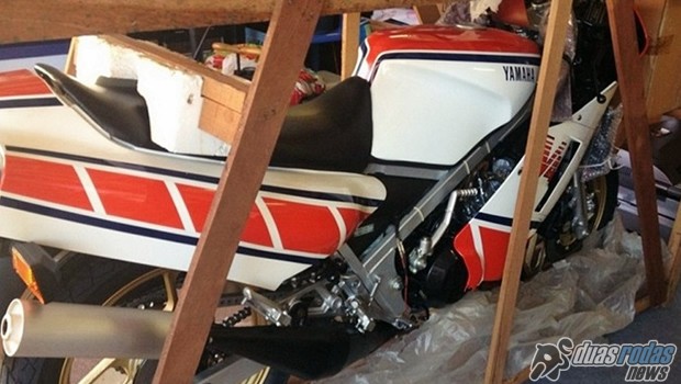 Yamaha RZ500N 1985 é encontrada nova e na caixa