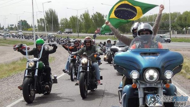 Um trem gigante, centenas de motociclistas e a manifestação agendada para o dia 13 março, no Rio de Janeiro