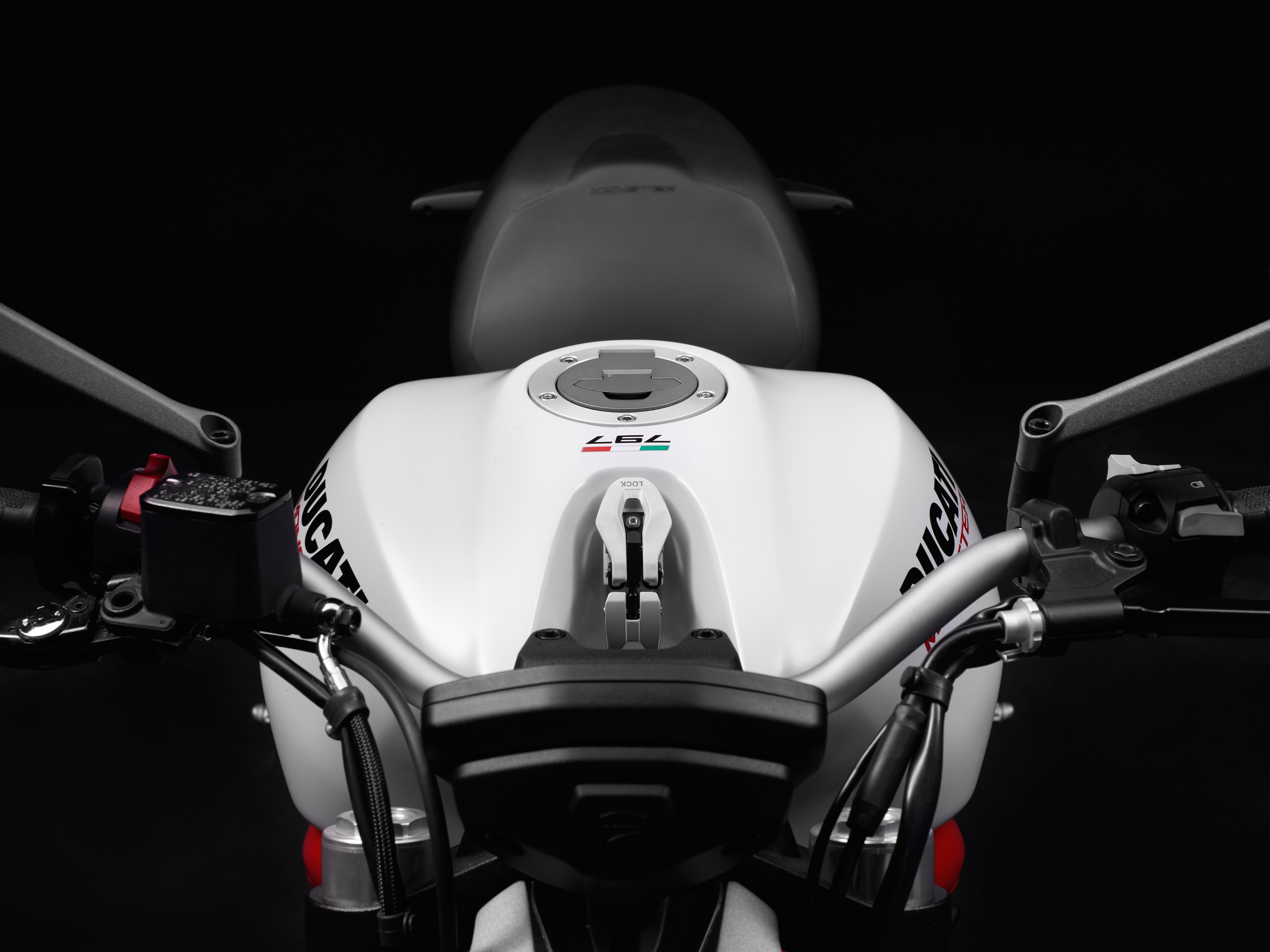 A naked Ducati Monster 797 é a nova queridinha da marca italiana