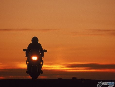 Estranho personagem, esse tal de motociclista