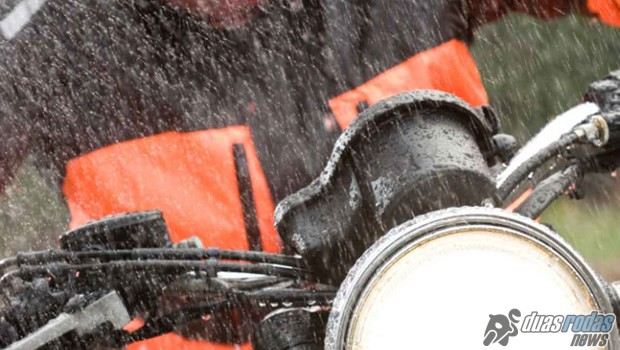 Dicas e cuidados ao pilotar na chuva