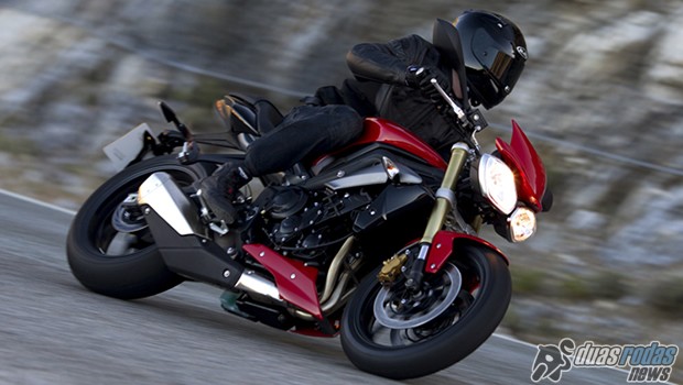 Triumph inicia vendas da linha 2015 com novas cores em três modelos