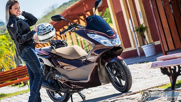 Honda PCX em versão 2017 chega ao mercado