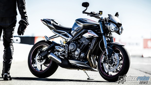 Triumph lança no Brasil a nova geração do modelo Street Triple em duas versões