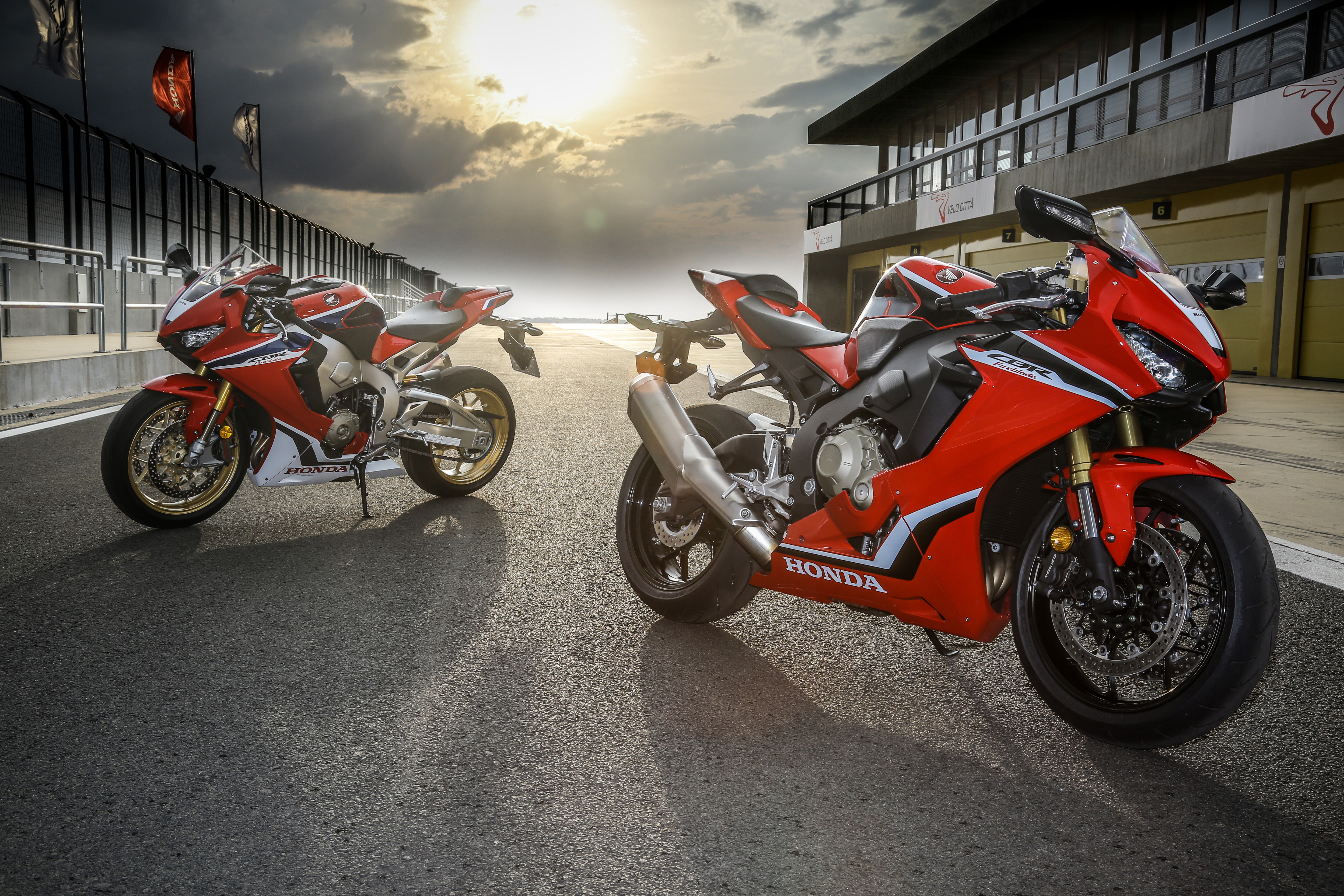 Honda apresenta versão 2018 da CBR 1000RR Fireblade