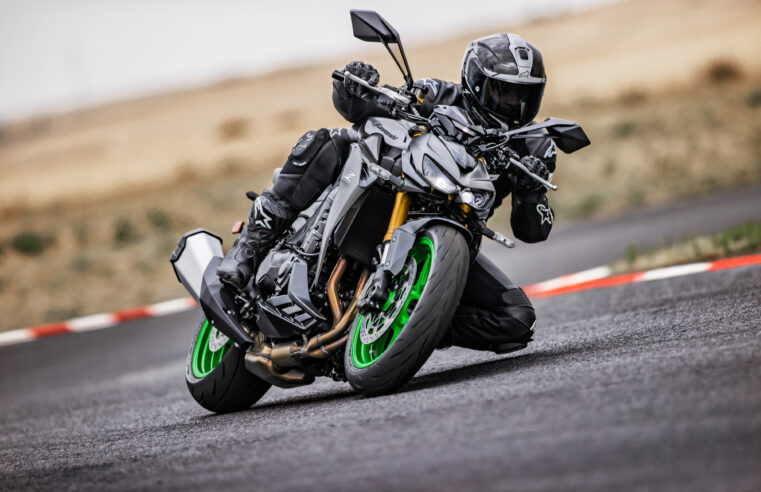 Kawasaki Z1100 é confirmada para o Brasil e assume o topo da linha Z aspirada