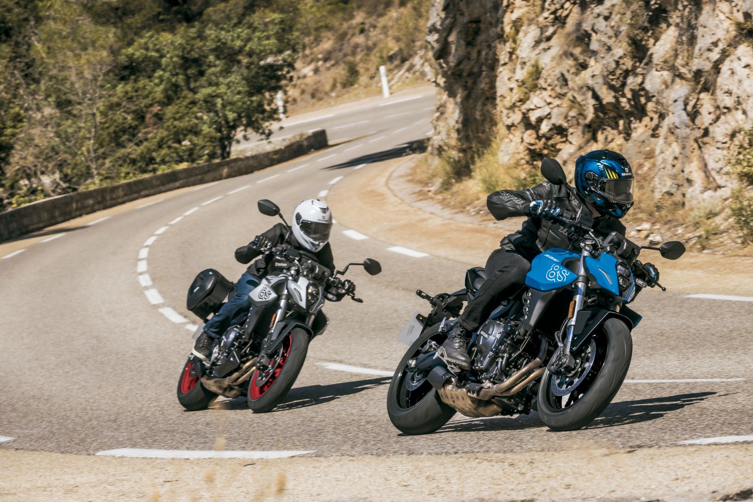 Suzuki GSX-8S linha 26/26 chega ao Brasil com novas cores e mantém pacote forte de tecnologia